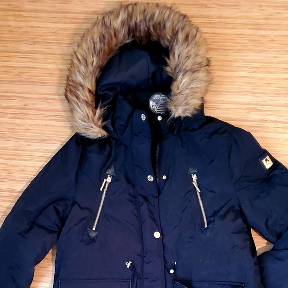 Ladies Jacket - Picture 2 of 3